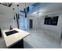 CHALET INDEPENDIENTE CON PISCINA EN ZONA LOS MANZANOS
