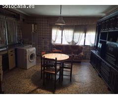 PISO CON LONJA, A LA VENTA, EN URUÑUELA.