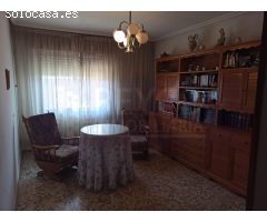 PISO CON LONJA, A LA VENTA, EN URUÑUELA.