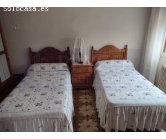 FANTÁSTICA CASA DE PUEBLO EN LA PLAZA MAYOR DE BAÑOS DE RÍO TOBÍA.