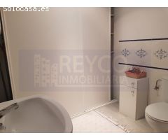 Piso de 125m2 y trastero en la plaza de la Paz para entrar a vivir.