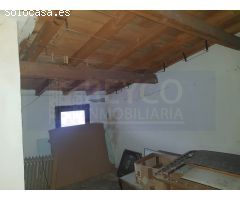 Edificio en plena herradura en Haro