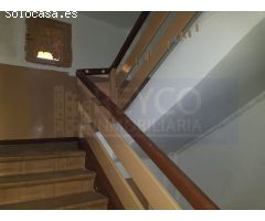 Edificio en plena herradura en Haro