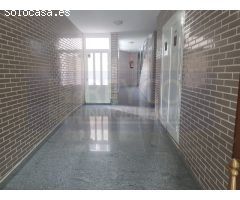 Apartamento semi-nuevo con garaje y trastero.