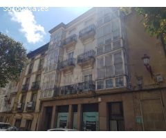 Fantástico edificio en el corazón de Haro.