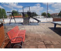 Chalet en venta en urbanización Aurora, oportunidad por precio.