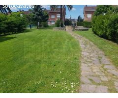 Chalet en venta en urbanización Aurora, oportunidad por precio.