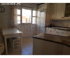 Chalet en venta en urbanización Aurora, oportunidad por precio.