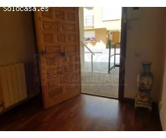 Chalet en venta en urbanización Aurora, oportunidad por precio.