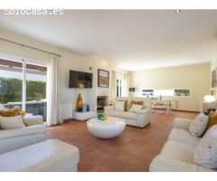 Villa moderna en venta cerca de la playa en Jávea