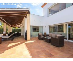 Villa moderna en venta cerca de la playa en Jávea