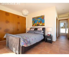 Villa moderna en venta cerca de la playa en Jávea