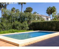 Villa moderna en venta cerca de la playa en Jávea
