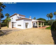 Villa moderna en venta cerca de la playa en Jávea