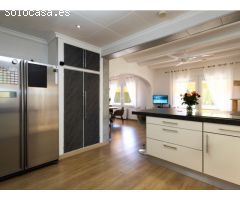 ¿Quieres comprar una villa cerca de la Playa del Arenal en Javea?
