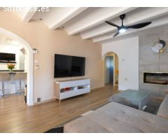 ¿Quieres comprar una villa cerca de la Playa del Arenal en Javea?