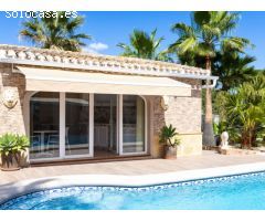¿Quieres comprar una villa cerca de la Playa del Arenal en Javea?
