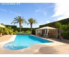 ¿Quieres comprar una villa cerca de la Playa del Arenal en Javea?