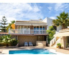¿Quieres comprar una villa cerca de la Playa del Arenal en Javea?