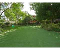 Amplio chalet en exclusiva urbanización con campo de golf
