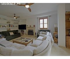 Amplio chalet en exclusiva urbanización con campo de golf