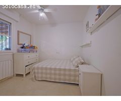 Amplio chalet en exclusiva urbanización con campo de golf