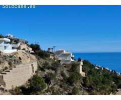 Parcela con vistas al mar en prestigiosa urbanización