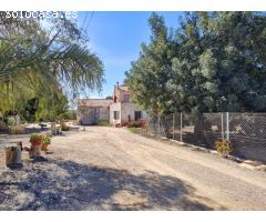 Amplia villa a reformar en torrellano, ELche
