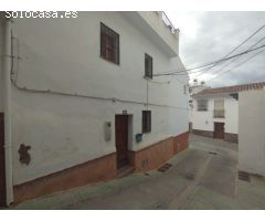 Encantadora Casa de Dos Plantas con Vistas a las Montañas en Riogordo - ¡Gran