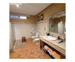 ELEGANTE CHALET EN BELLUS: LUJO Y PRIVACIDAD TOTAL