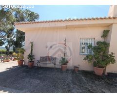 CASA PEQUEÑA -PARKING