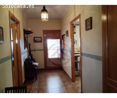 CASA PEQUEÑA -PARKING