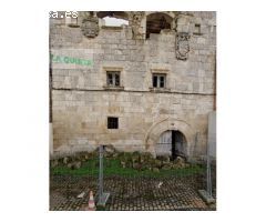 OPORTUNIDAD ÚNICA: CASONA HISTÓRICA A REHABILITAR EN CASTIL DE PEONES,