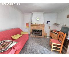 Venta casa en Hellin con patio y parcela