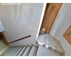 Venta casa en Hellin con patio y parcela