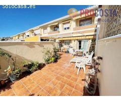 GRAN ADOSADA CON AMPLIA TERRAZA, APARTAMENTO CON JARDÍN Y GARAJE