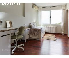 Habitación amplia con baño en suite y vistas al mar
