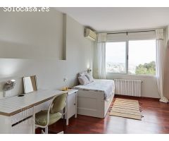 Habitación amplia con baño en suite y vistas al mar
