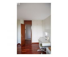 Habitación amplia con baño en suite y vistas al mar