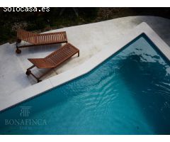 Habitación amplia con baño en suite y vistas al mar