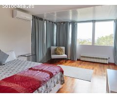 Habitacion muy luminosa con salida a terraza y acceso privado al baño