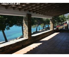 Muy exclusiva villa en el mejor lugar de Cadaqués