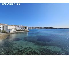 Una casa grande en primera línea en la riba Pitxot, con vistas magníficas al mar