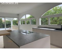CHALET DE LUJO a Nuevo estrenar en Genova King College