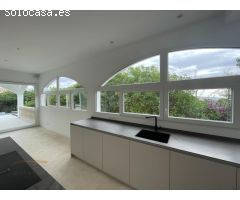 CHALET DE LUJO a Nuevo estrenar en Genova King College