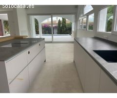 CHALET DE LUJO a Nuevo estrenar en Genova King College