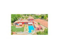 INCREIBLE VILLA con licencia turística, Piscina, Cancha de tenis, 7.000 m2 de