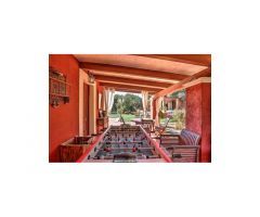 INCREIBLE VILLA con licencia turística, Piscina, Cancha de tenis, 7.000 m2 de