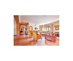 INCREIBLE VILLA con licencia turística, Piscina, Cancha de tenis, 7.000 m2 de