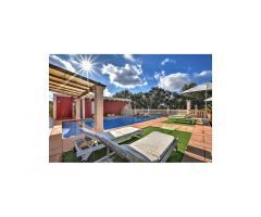 INCREIBLE VILLA con licencia turística, Piscina, Cancha de tenis, 7.000 m2 de